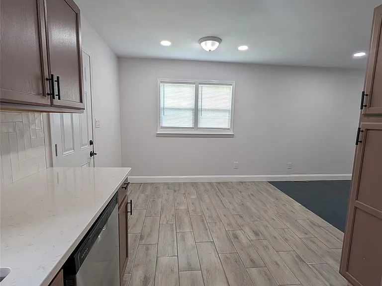 2800 Dalecrest Dr — Photo 5