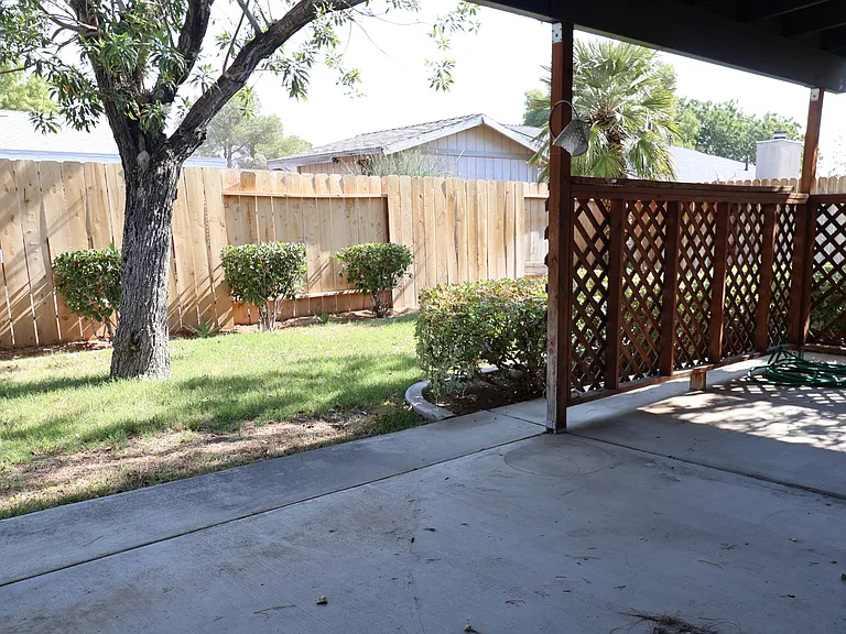 528 S Sorrel St — Photo 17