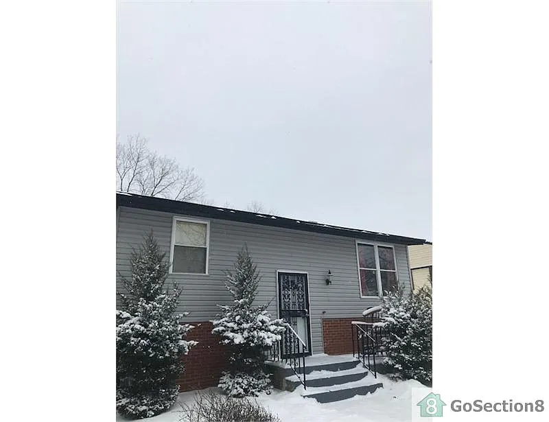 11723 S Racine Ave photo 1