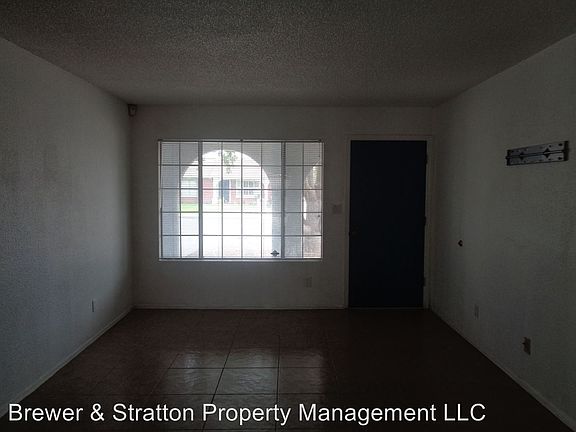 2nd image of 4032 E Sunland Ave