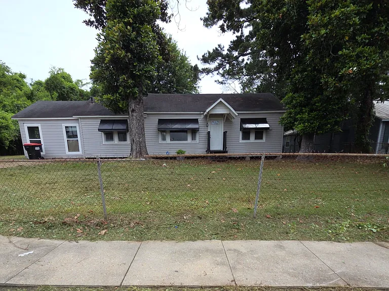 323 Gauthier Rd — Photo 1