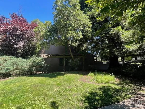 10 Arbor Court, Cotati, CA 94931