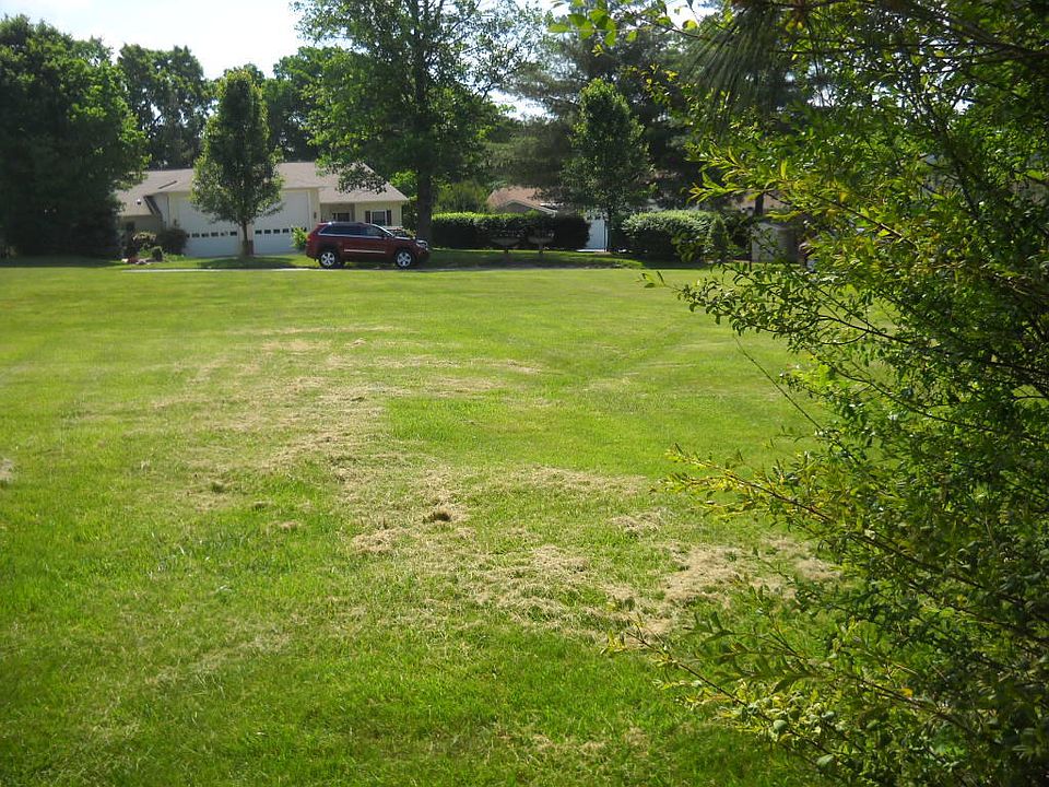 1st image of White Oak Cir
