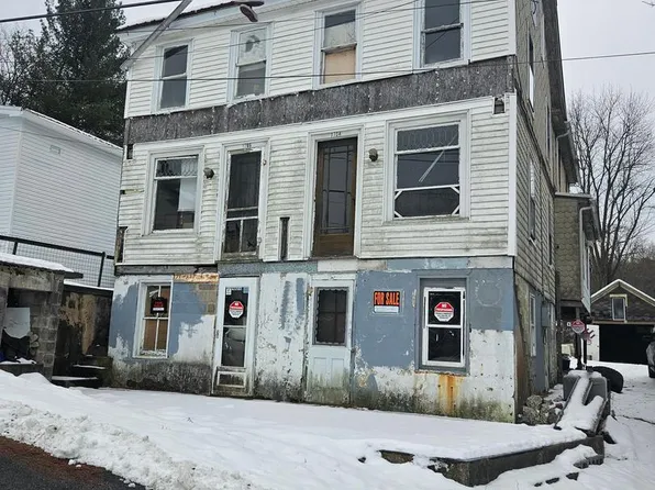 1786 Mohawk St, Coal Township, PA 17866