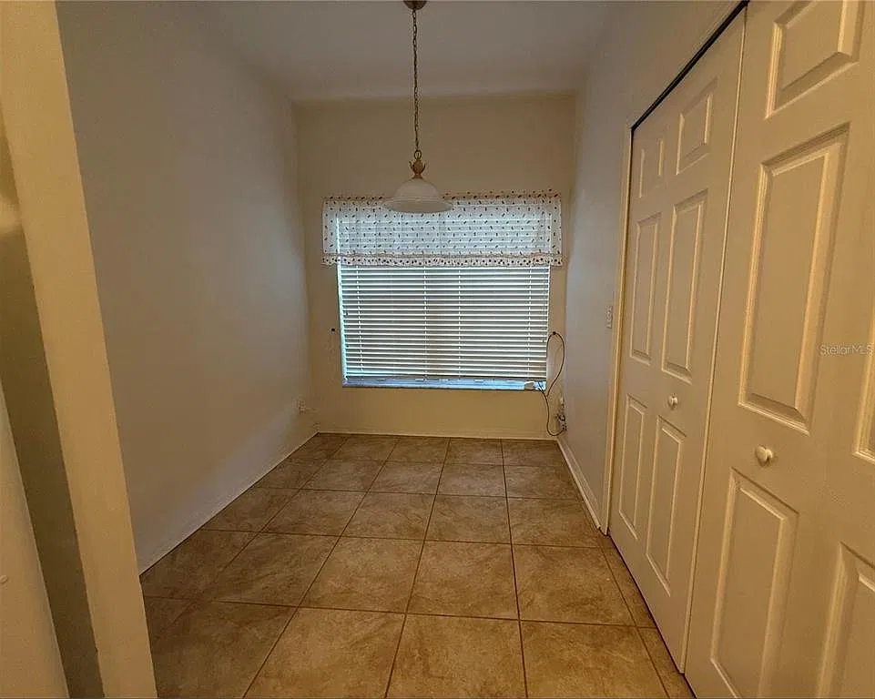 2 bed, 2.5 bath, 1328 sqft, $2,200 — Photo 4