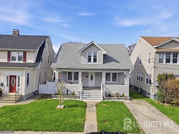 2nd image of 140 Grove Ave