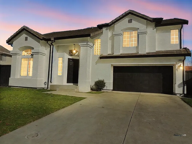 8255 Point Arena Ct — Photo 1