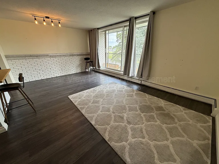220 Mayor Magrath Dr N #5 — Photo 5