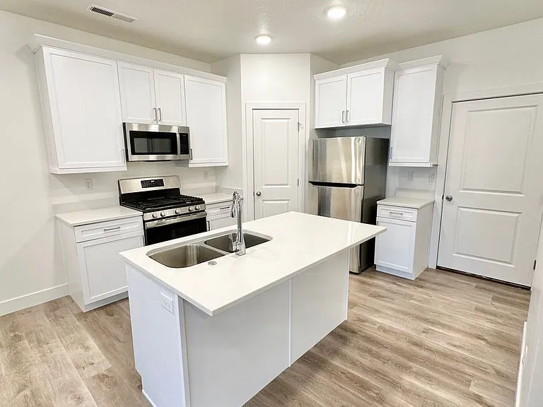 648 W Vermillion Wind Ln — Photo 6