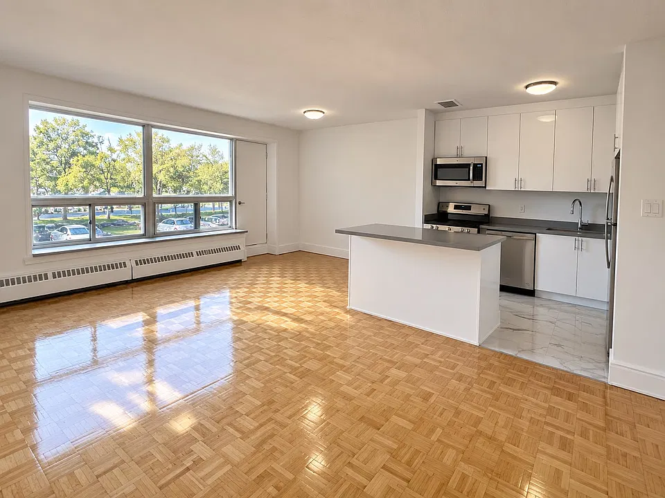 10 Garfella Dr