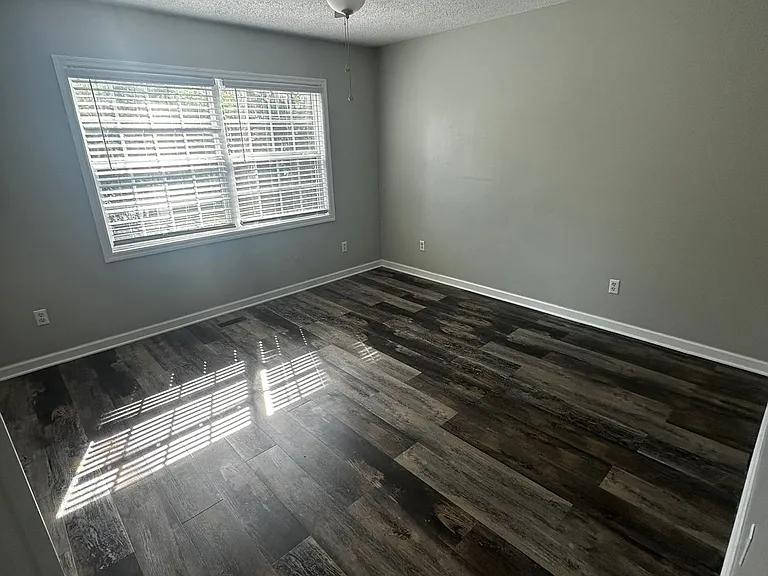 Center Town Condominiums — Photo 24