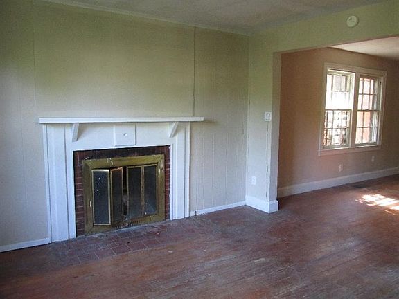 2nd image of 233 E 2nd St