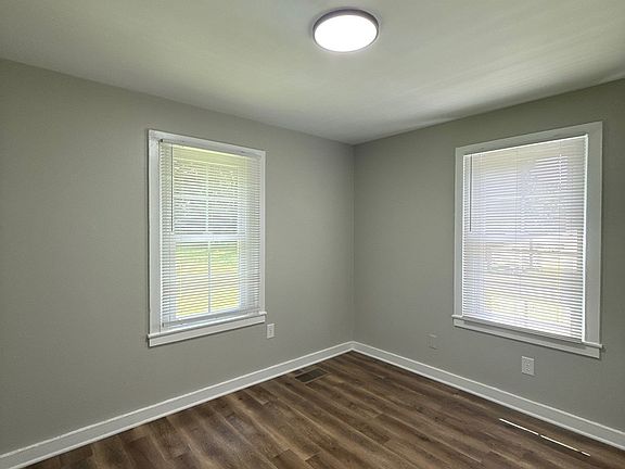 5th image of 55 Adkins Cir