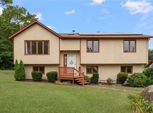 29 Teakwood Dr W, Coventry, RI 02816