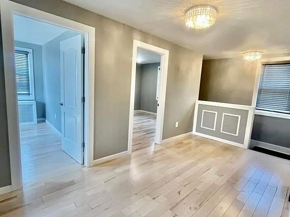 5th image of 118 Sheridan Ave Floor 2