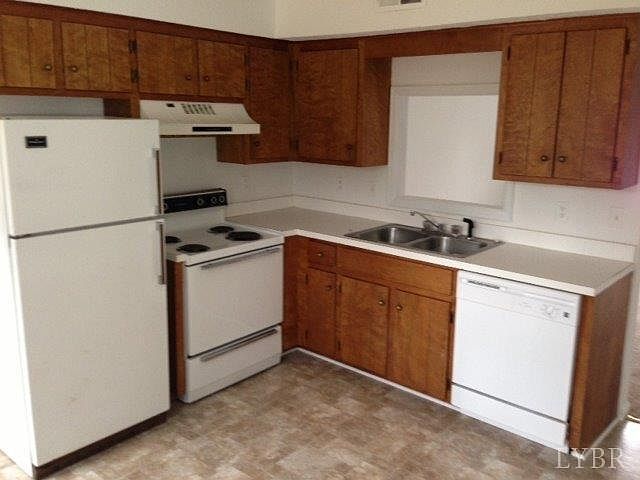 2nd image of 113 Water Gate Dr