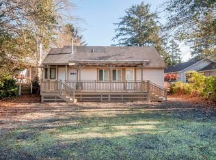 5660 Palisades Dr, Lincoln City, OR 97367