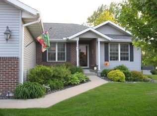 1206 Arbor Trace Dr, Oskaloosa, IA 52577
