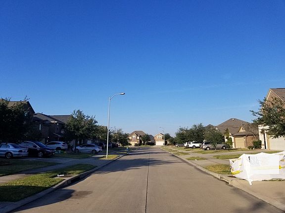 4th image of 18215 Almond Place Ln