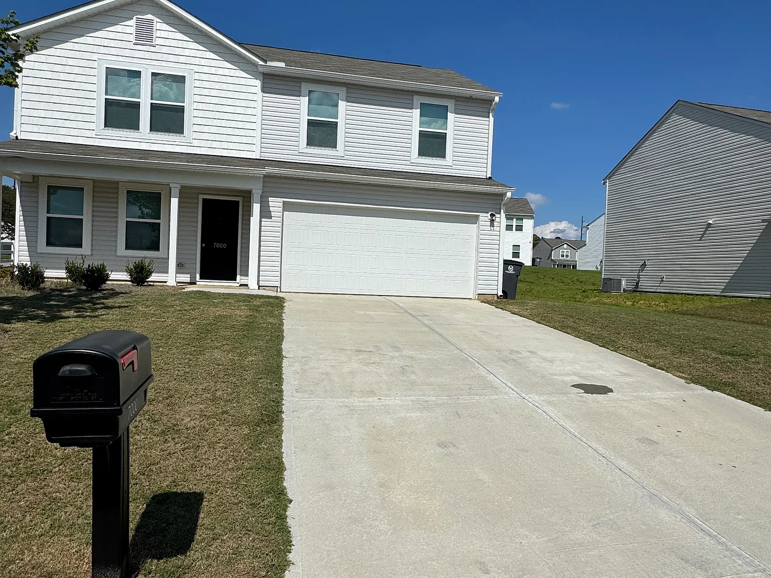4 bed, 1774 sqft, $2,250 — Photo 2