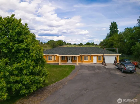 1811 Beam Road, Granger, WA 98932