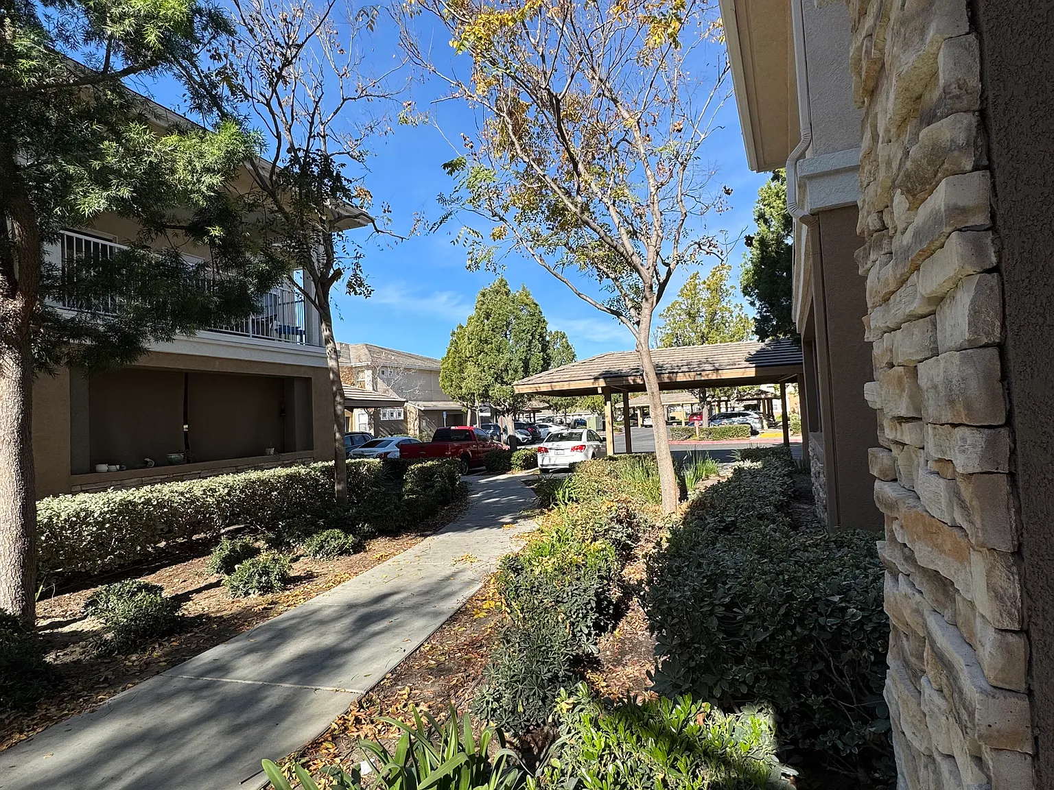 2 bed, 1101 sqft, $2,500 — Photo 3