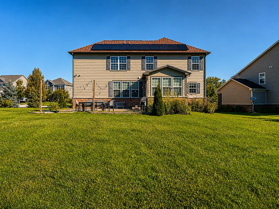3 Andrew Ln