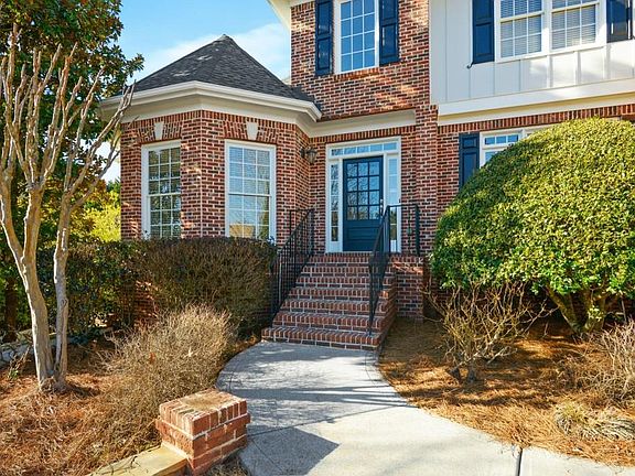 3rd image of 1053 Meadow Brook Dr