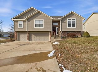 1810 NW Bradford Ct, Grain Valley, MO 64029