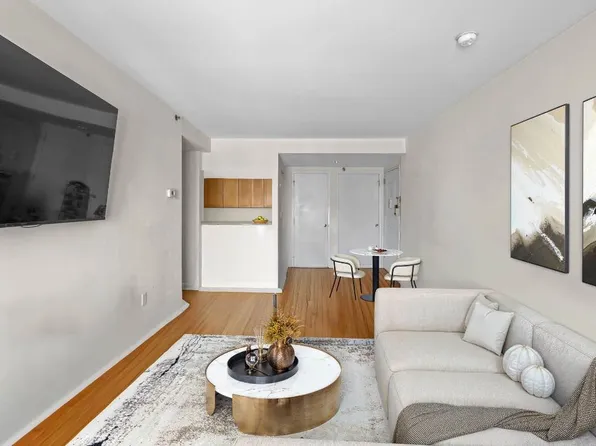 775 Lafayette Avenue image 5 of 28