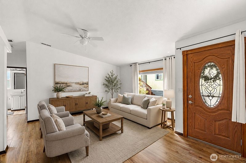 3rd image of 1019 Stanford Drive #26