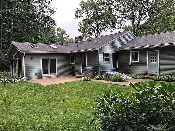 5th image of 536 Brittany Dr