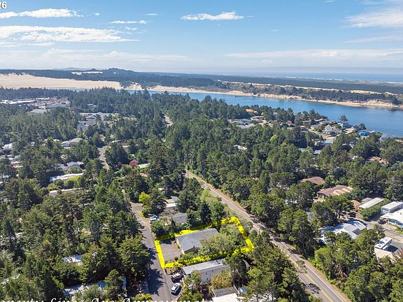 5th image of 1600 Rhododendron Dr Space 6