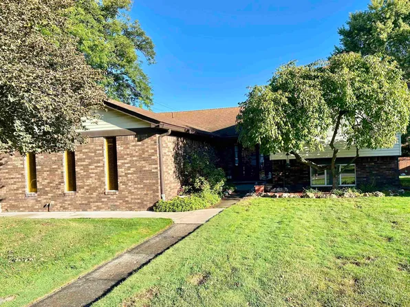 15621 Lauren Dr, Fraser, MI 48026