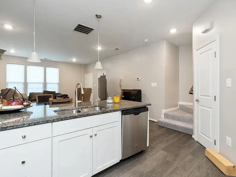 8020 Orchard Grove Rd — Photo 15