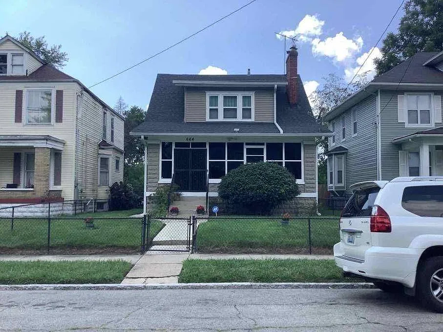 664 S 39th St photo 1