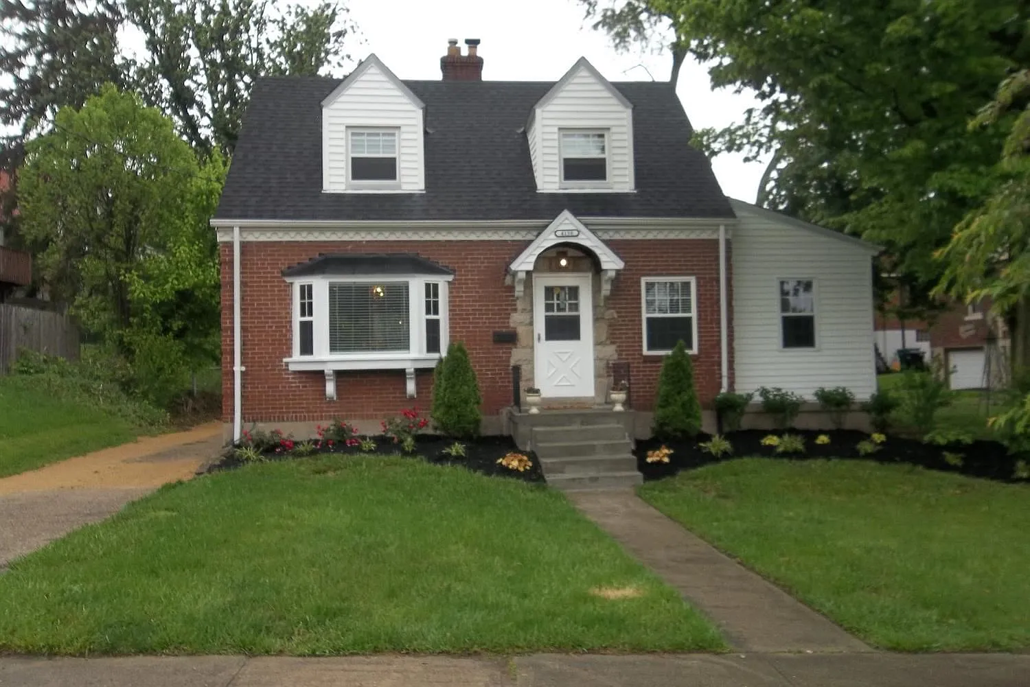 4158 Saint Lawrence Ave photo 1