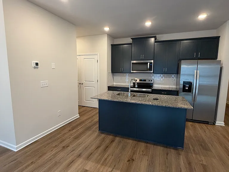 6389 Sundowner Pl SW — Photo 3
