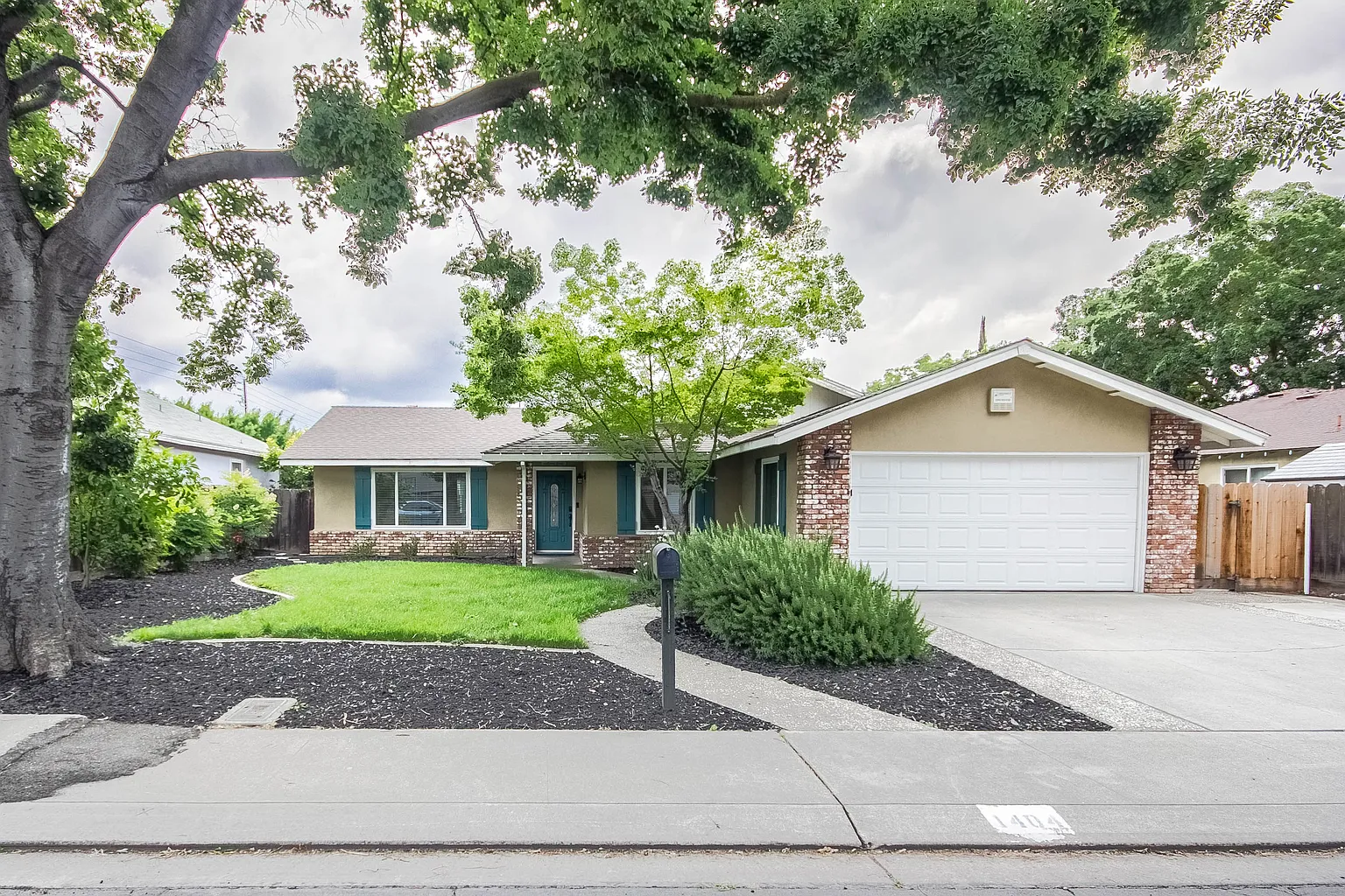 1404 Satariano Ln photo 1