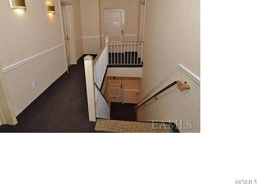 3rd image of 5 Bryant Cres APT 2M