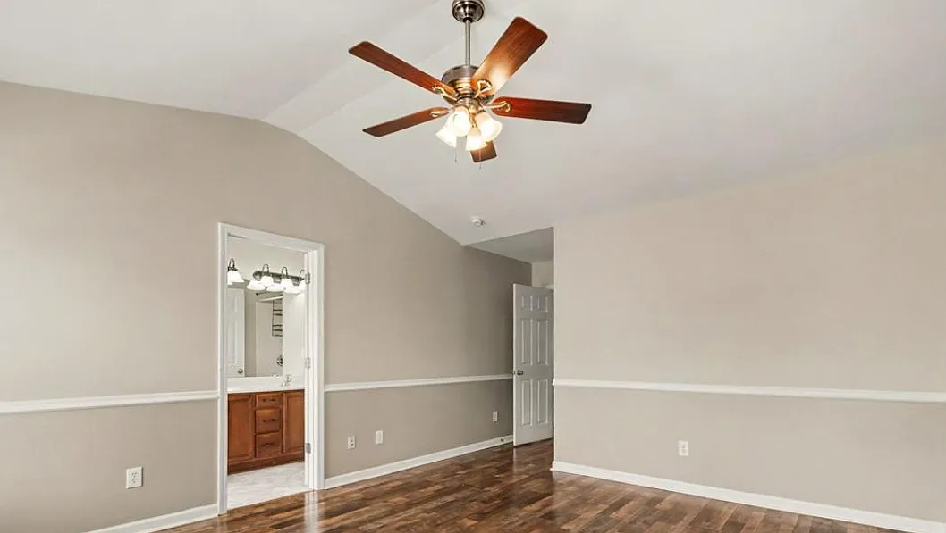 3 bed, 2123 sqft, $1,900 — Photo 3