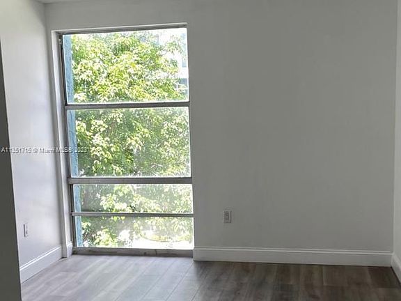 5th image of 17620 Atlantic Blvd APT 404