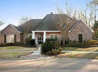 6227 Clover Dr, Baton Rouge, LA 70808