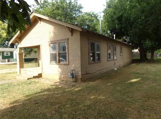 300 Ash St, Maysville, OK 73057