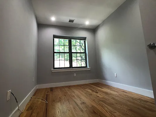 Rented by Yup Realty LLC | media 6