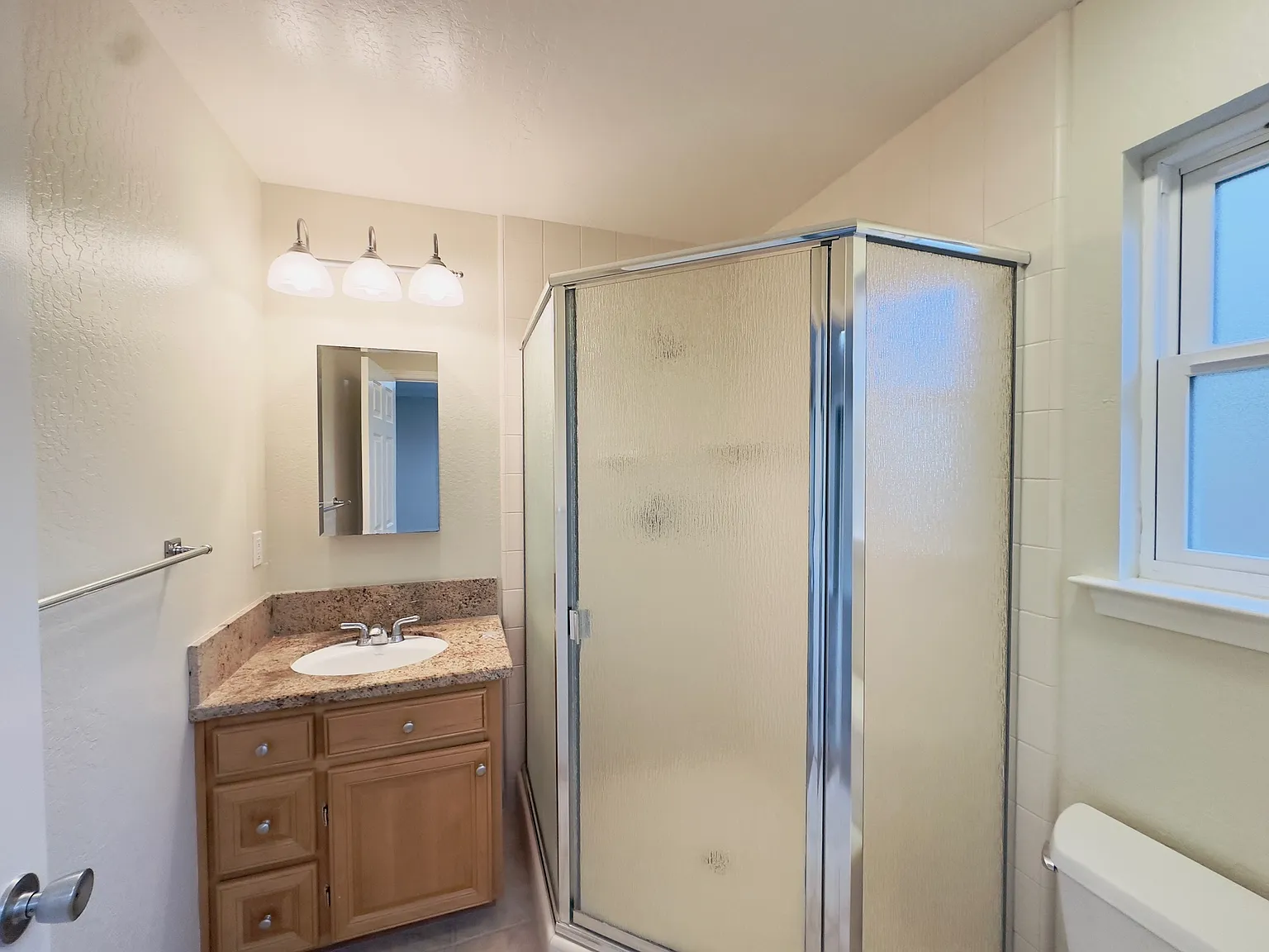 2 bed, 906 sqft, $3,595 — Photo 4