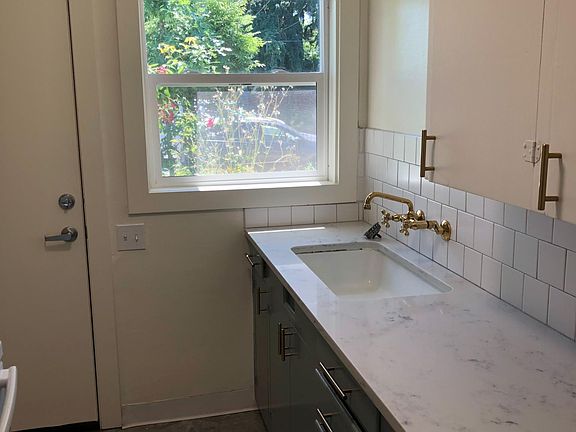 5th image of 3435 SE Gladstone St #3425
