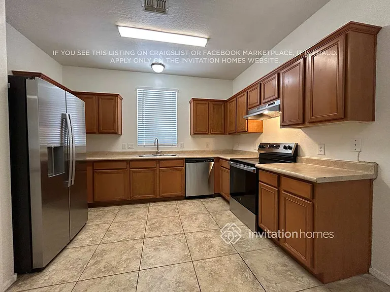 3036 S 101st Dr — Photo 6