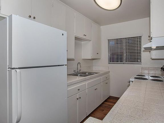2nd image of 151 Ballantyne St #20