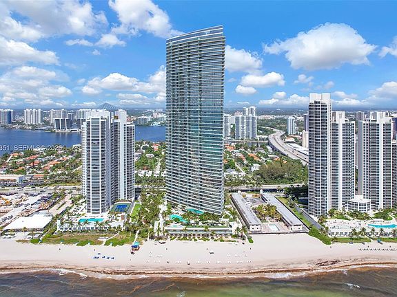 5th image of 18975 Collins Ave #2901
